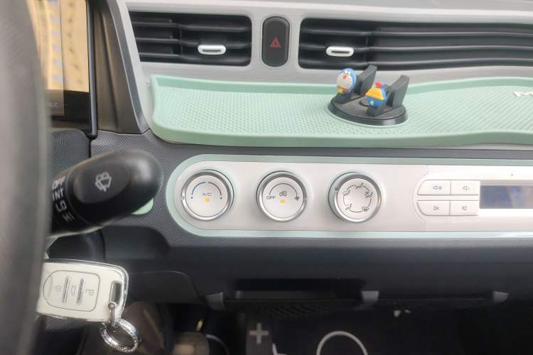 Used Wuling Hongguang MINIEV 2021 Macaron Premium Model – Lithium-NMC Audio And AC Panel