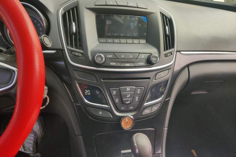 Used Buick Regal 2014 1.6T Fashionable Tech Edition Audio And AC Panel