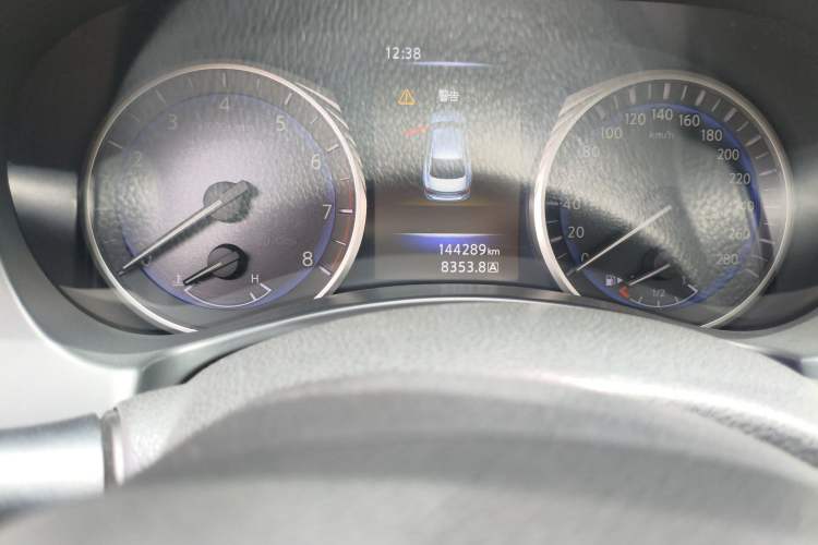 Used Infiniti Q50 2014 2.0T Comfort Edition Odometer Close Up