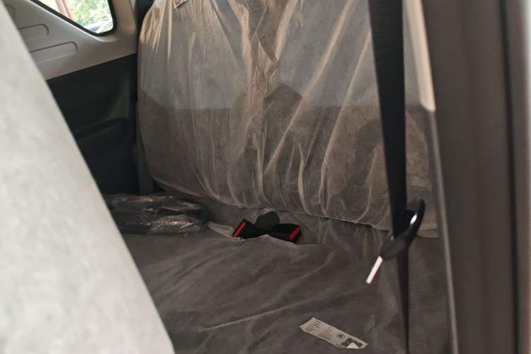 Used Geely Galaxy Panda 2024 Panda Mini 200km Endurance Bear Left Rear Seat