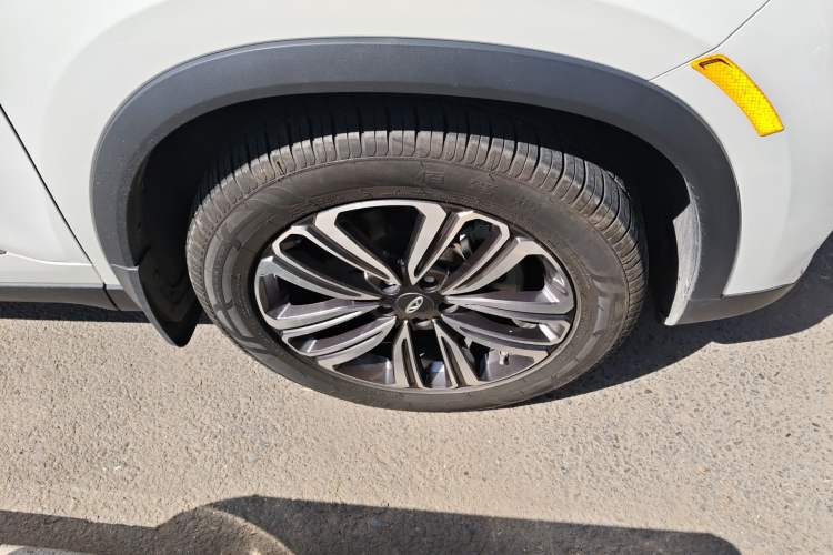 Used Chery Tiggo 8 2019 1.6 TGDI Automatic Elite Model Right Front Wheel Hub