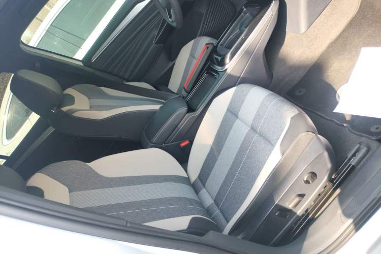 Used Volkswagen ID.4 CROZZ 2022 Pure Edition Limited Edition Right Front Seat