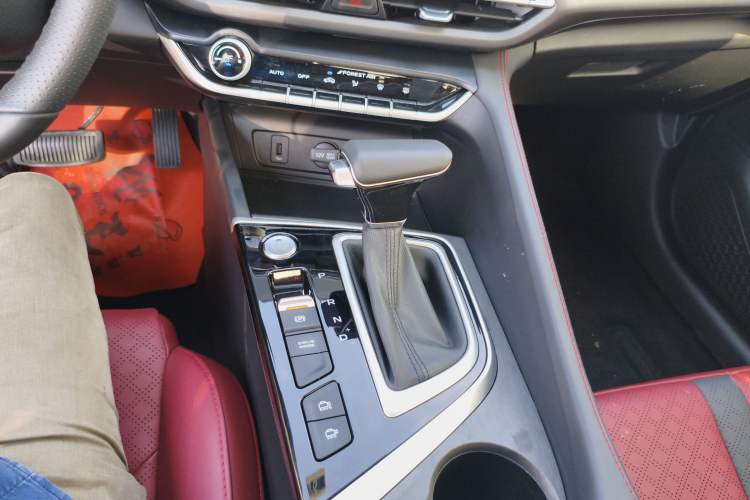 Used CHANGAN Eado 2021 PLUS Blue Whale NE 1.4T GDI DCT Flagship Model Gear Lever