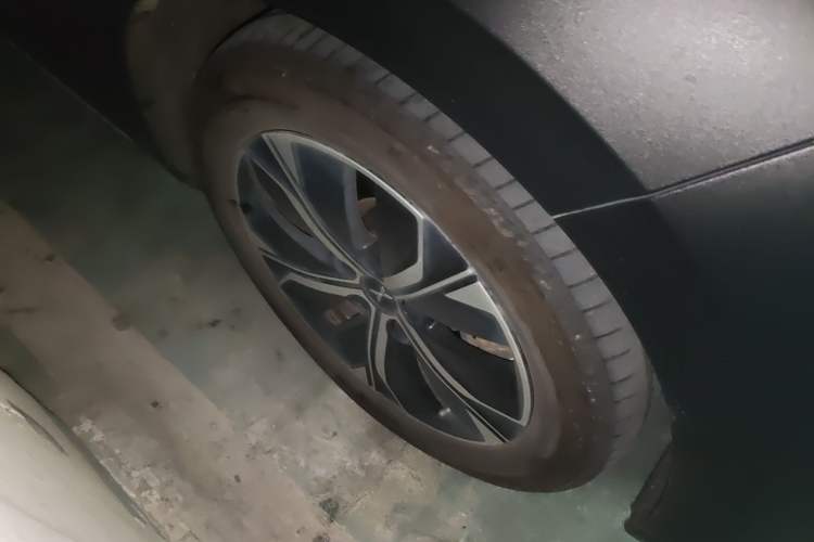 Used XPeng P5 2024 500 Pro Edition Right Front Wheel Hub