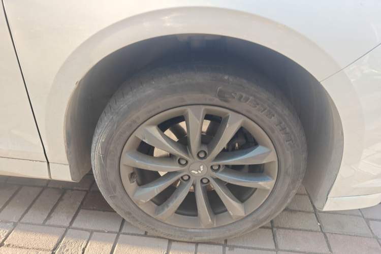 Used Wuling Victory 2020 1.5T CVT Elite Model Right Front Wheel Hub