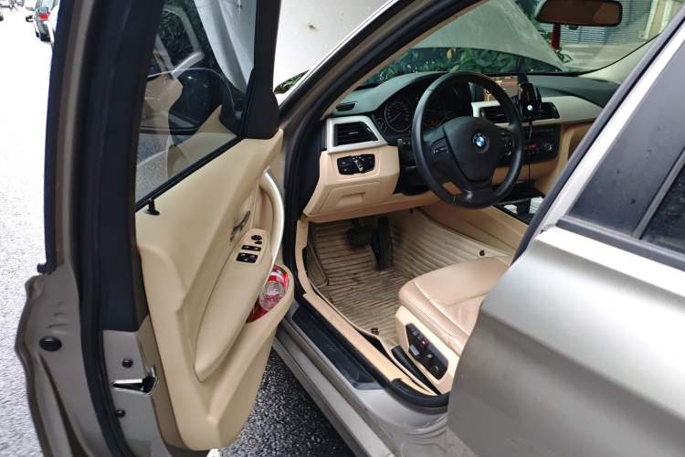 Used BMW 3 Series 2014 320i Sport Edition