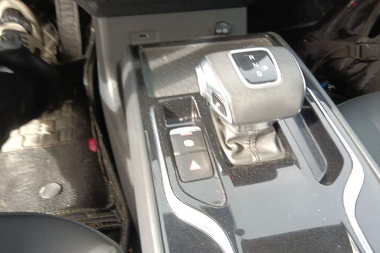 Used Hongqi E-QM5 2023 Revised Version Basic Travel Edition Gear Lever