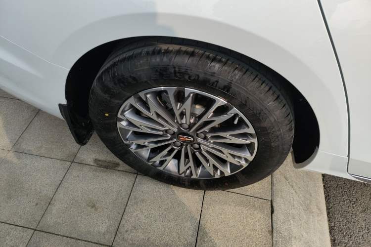 Used Hongqi H5 2025 1.5T DCT Qiyun 500 000th Unit Commemorative Edition
