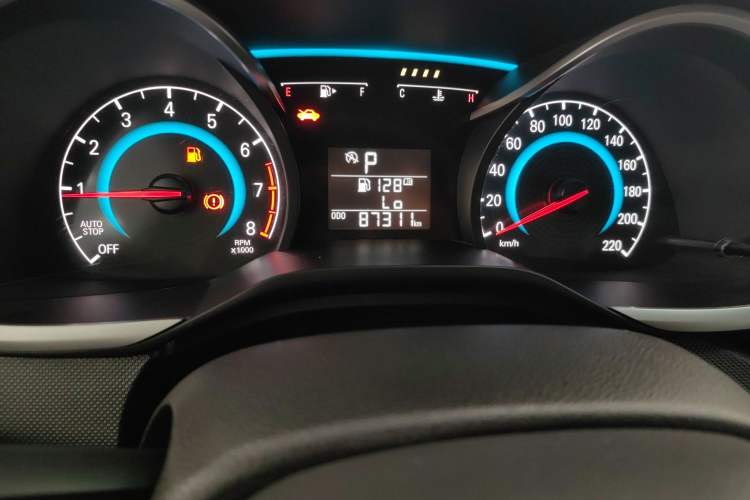 Used Chevrolet Cavalier 2019 320 Automatic Enjoyment with Sunroof Odometer Close Up