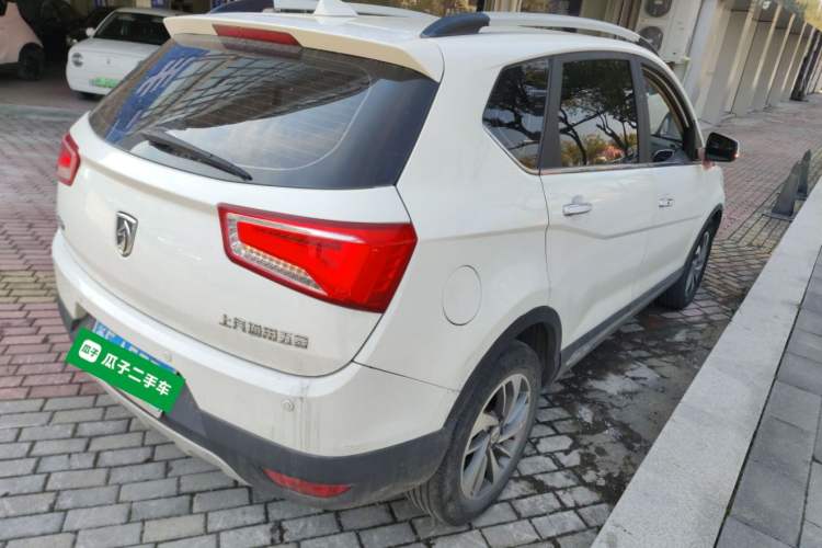 Used Baojun 560 2015 1.8L manual luxury version