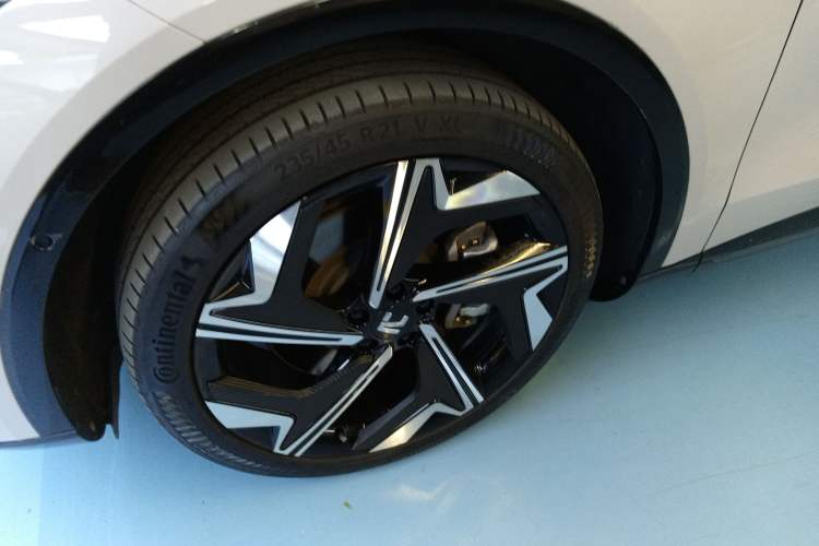 Used Rising R7 2024 Advanced Edition
