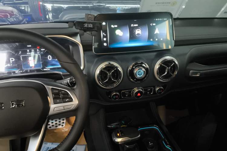 Used BAIC Off-Road BJ40 2023 2.0T Automatic Four-Wheel Drive Urban Hunter Edition Chivalrous Type