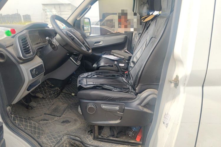 Used SAIC MAXUS Xintu V80 2021 2.0T Manual Classic Aoyuntong Long Wheelbase Mid-Roof 6/7/8/9-Seater Left Front Seat