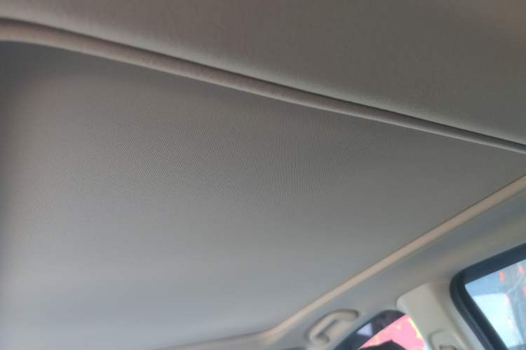 Used Honda Vezel 2022 1.5L CVT Phantom Night Pioneer Edition Headliner