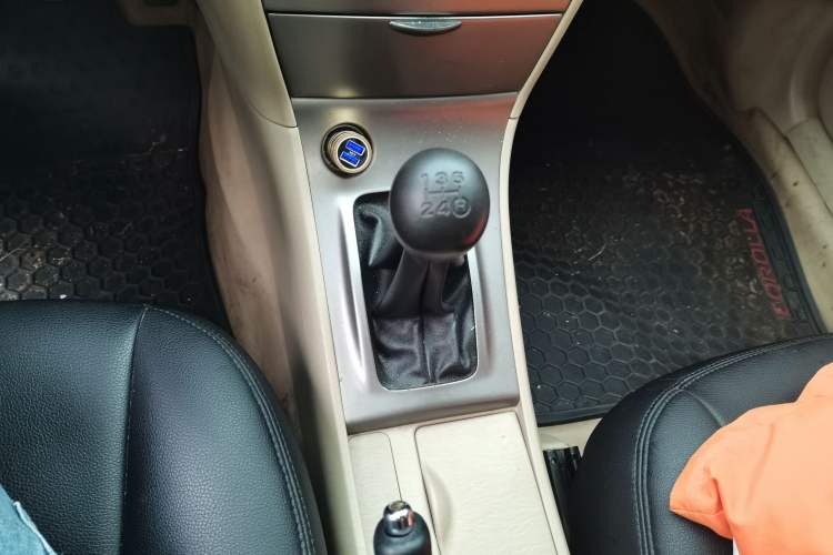 Used Toyota Corolla EX 2013 1.6L Manual Luxury Edition