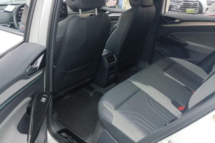 Used Volkswagen ID.4 CROZZ 2021 Long-Range PRO Two-Wheel Drive Version