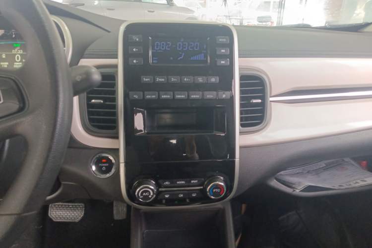 Used Chery QQ Little Ant 2021 200 000-Yuan Ant Fan Edition Energized Version Lithium Iron Phosphate 301 km Audio And AC Panel