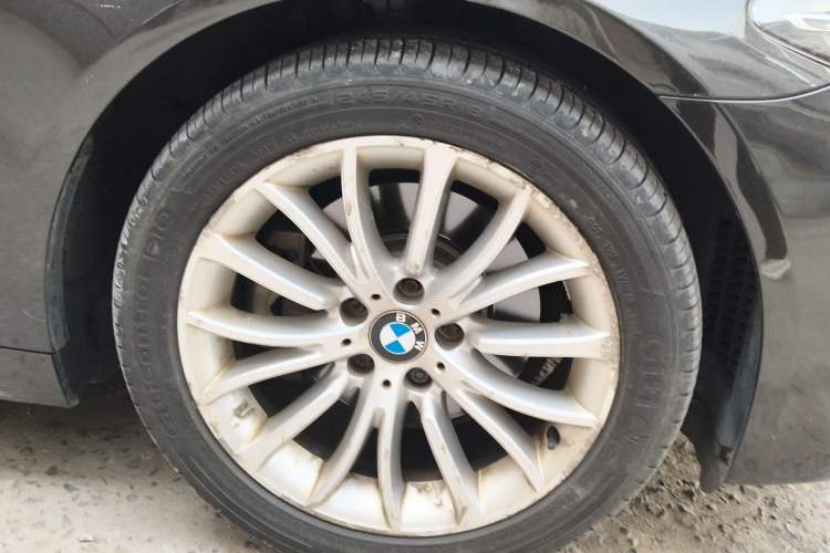 Used BMW 5 Series 2014 525Li Luxury Design Package Right Front Wheel Hub