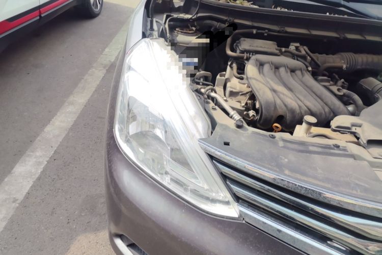 Used Nissan Livina 2015 1.6XE Manual Comfort Edition Right Front Headlight