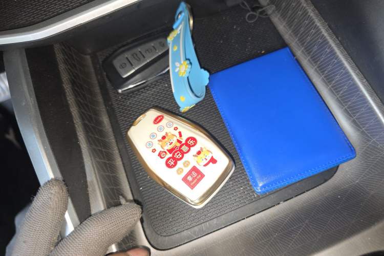 Used Geely Auto Emgrand 2025 4th Generation 1.5L CVT Luxury Version Vehicle Key