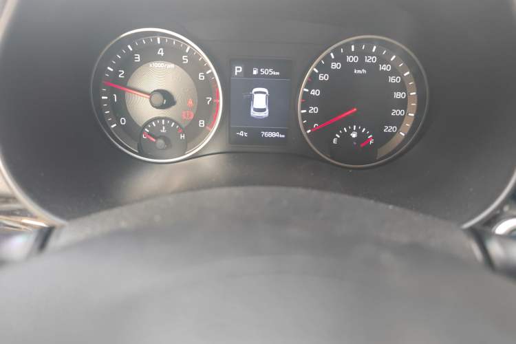 Used Kia kx1 Stonic 2019 1.4L Automatic Fun Edition China VI Odometer Close Up