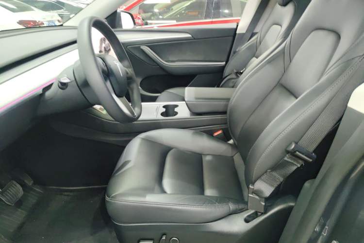 Used Tesla Model Y 2023 Rear-Wheel-Drive Version Left Front Seat