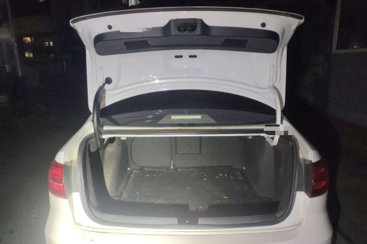 Used Volkswagen Sagitar 2015 230TSI Automatic Luxury Model Trunk