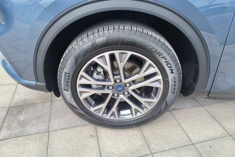 Used Ford Escape 2020 EcoBoost 245 Two-Wheel-Drive Titanium Edition
