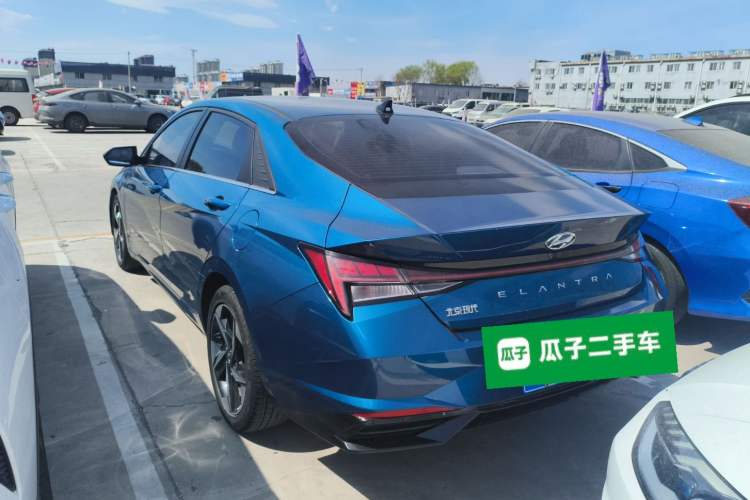 Used Hyundai Elantra 2021 1.5L CVT LUX Prestige Edition Rear Left 45 Deg