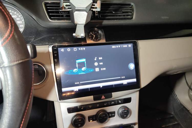 Used Volkswagen Magotan 2015 Facelift 1.8TSI Luxury Model Audio And AC Panel