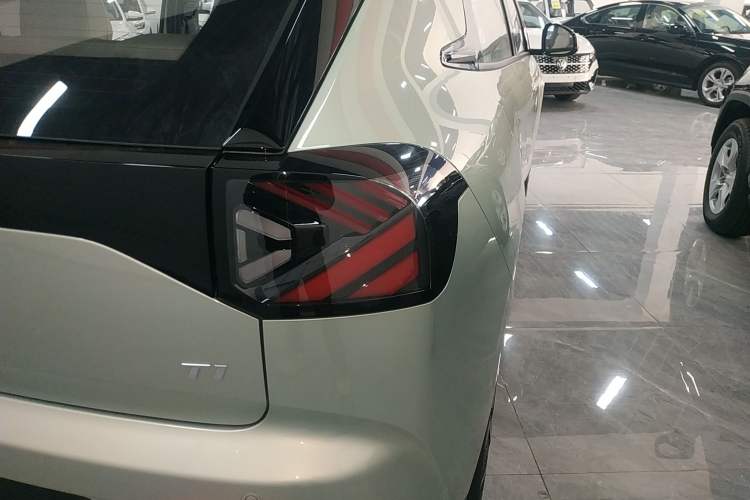 Used ARCFOX T1 2025 Model 425 PRO
