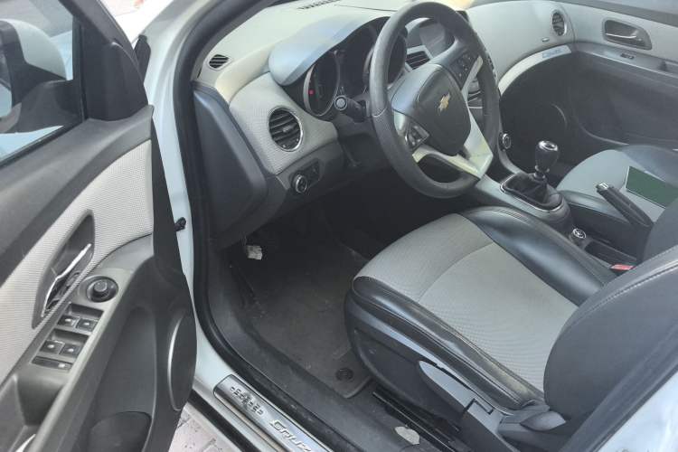 Used Chevrolet Cruze 2013 1.6L SL Grand Edition Manual Transmission