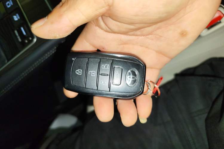 Used Toyota Sienna 2024 2.5L Hybrid Four-Wheel Drive Prestige Edition
