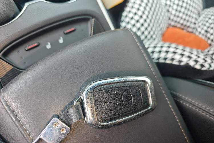 Used Toyota Harrier 2022 2.0L CVT Two-Wheel Drive Luxury Edition