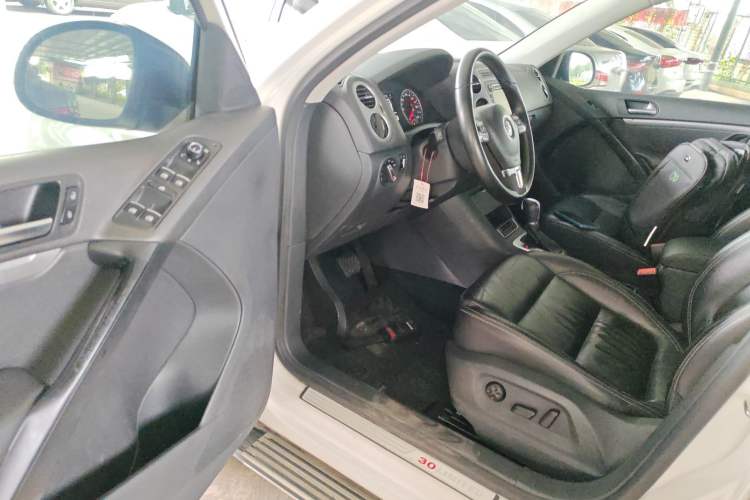 Used Volkswagen Tiguan 2014 1.8TSI Automatic 2WD 30th Anniversary Edition Interior 3