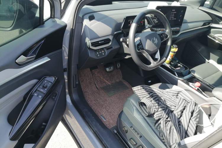 Used Volkswagen ID.4 CROZZ 2021 Long-Range PRO Two-Wheel Drive Version
