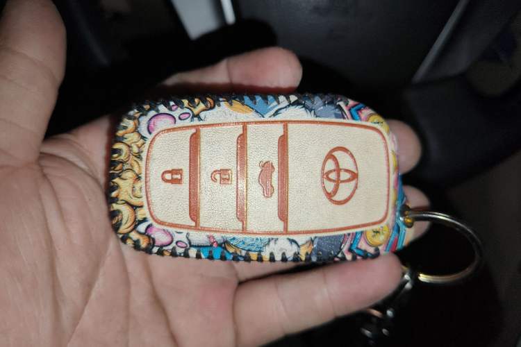 Used Toyota Crown 2012 2.5L Royal Leather Edition
