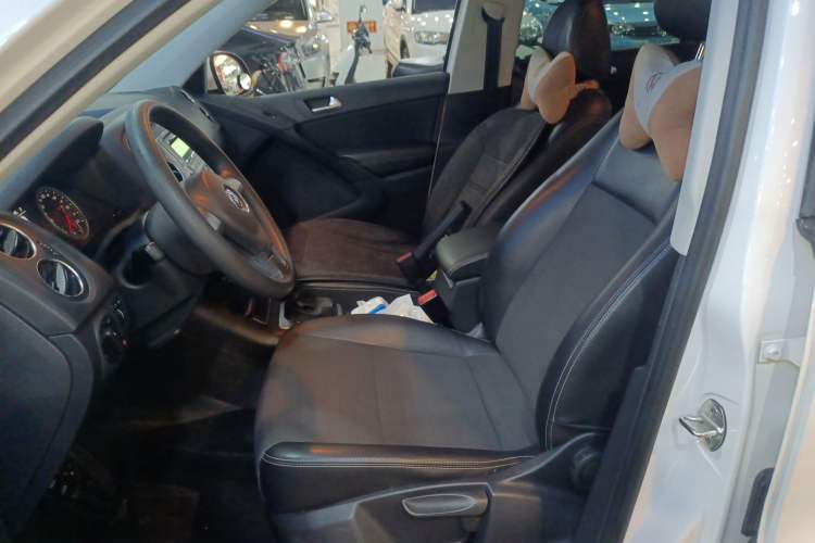 Used Volkswagen Tiguan L 2016 280TSI Automatic Two-Wheel-Drive Silk Road Style Edition
