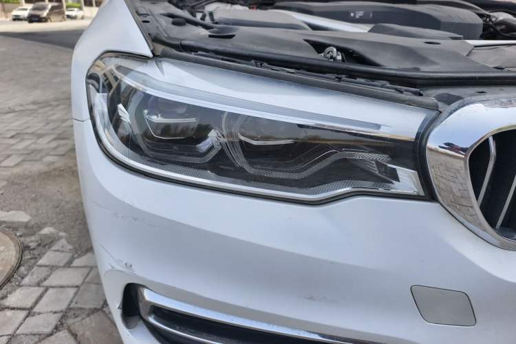 Used BMW 5 Series New Energy 2020 Mileage Upgrade Version 530Le Pioneer Edition Right Front Headlight