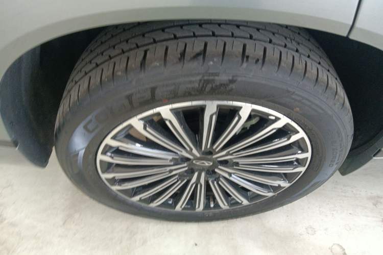 Used Chery Tiggo 9 2025 2.0T Dual-Clutch Two-Wheel Drive Comfort Edition 5 Seats Right Rear Wheel Hub