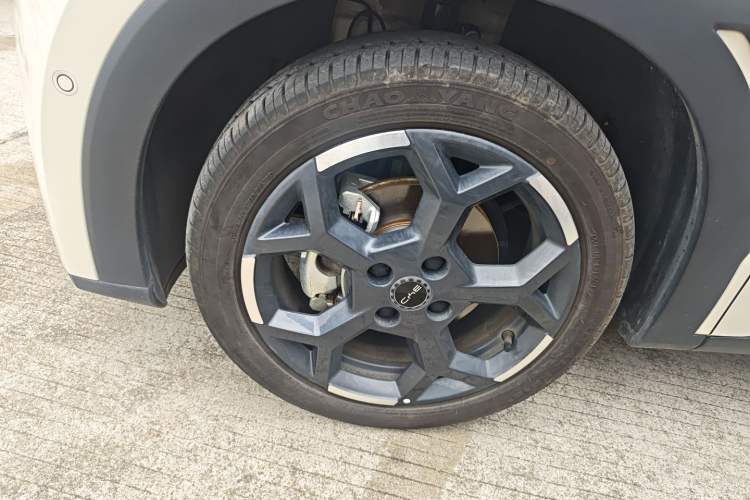 Used BYD Seagull 2025 Smart Drive Version 305 km Freedom Edition Left Front Wheel Hub