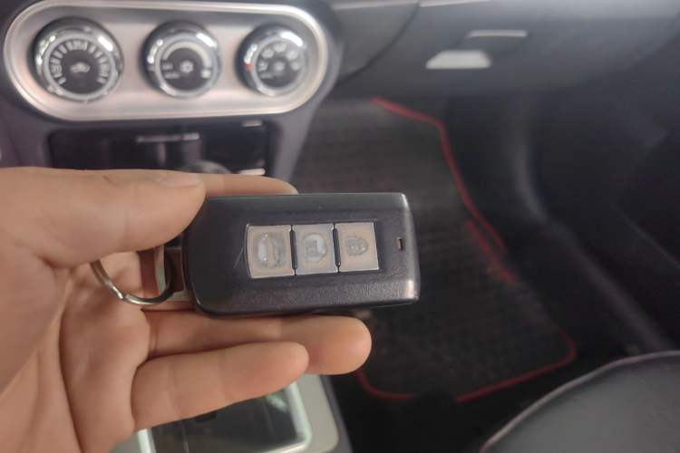 Used Mitsubishi Lancer EX 2015 1.8L CVT ZhiShang Edition China IV Standard