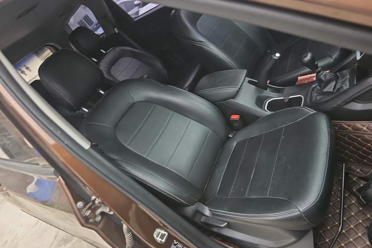 Used Wuling Hongguang S3 2019 1.5L Manual Standard Version China VI Standard
