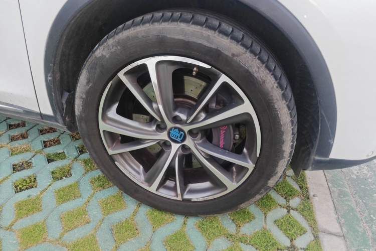 Used BYD Tang New Energy 2018 DM 2.0T All-Wheel Drive Smart Connectivity Luxury Model 7 Seats China V Emission Standard