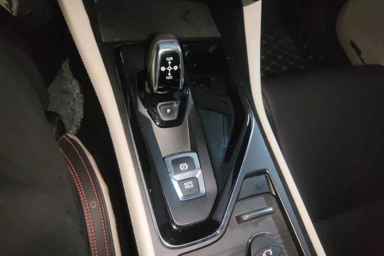 Used Lynk & Co 02 2018 1.5T DCT Two-Wheel Drive Zhaopu Version China V Standard Gear Lever