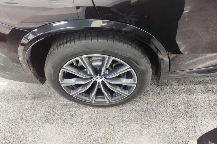 Used BMW X5 2022 xDrive30i M Sport Package Right Rear Wheel Hub