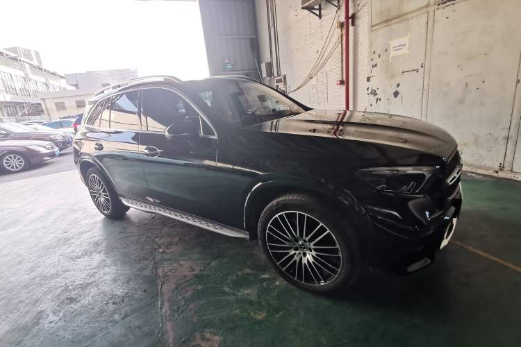 Used Mercedes-Benz GLC 2024 GLC 300 L 4MATIC Luxury Model 5 Seats
