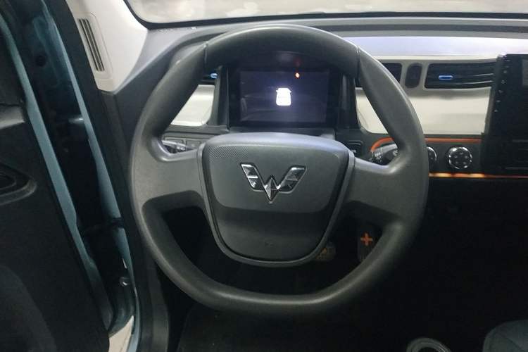 Used Wuling Hongguang MINIEV 2021 Macaron Premium Model – Lithium Iron Phosphate Steering Wheel