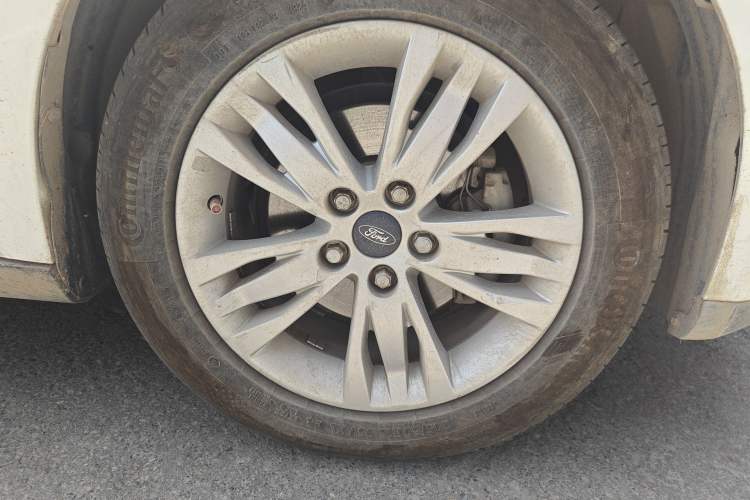 Used Ford Focus 2012 Sedan 1.6L Manual Comfort Model
