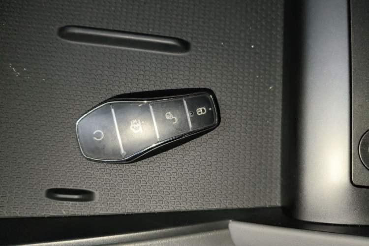 Used BYD Qin L 2025 DM-i Smart Drive 80KM Leading Model
